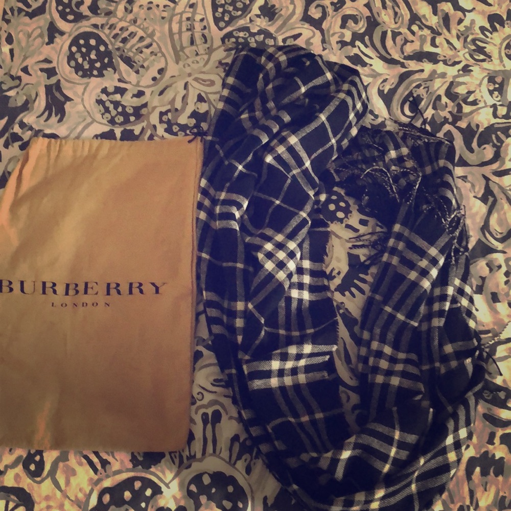 Burberry scarf